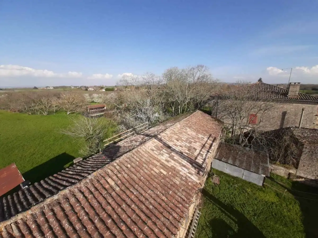 Rénovation d'une charpente partiellement effondrée à Saint Sulpice la Pointe