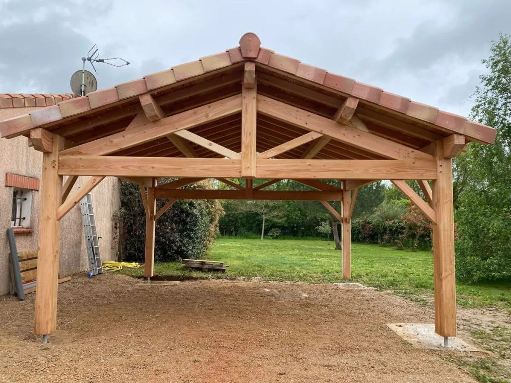 Construction d'un carport en bois à Ambres dans le Tarn