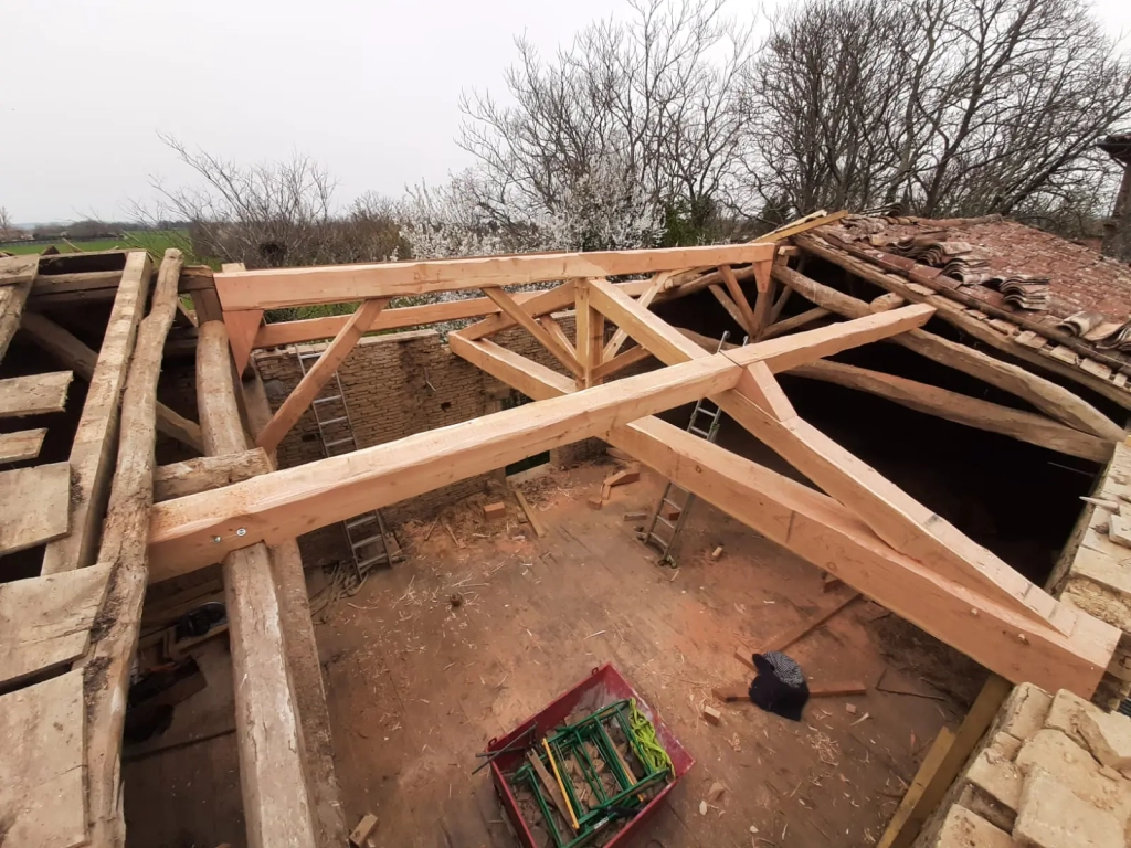 Rénovation d'une charpente traditionnelle à Giroussens