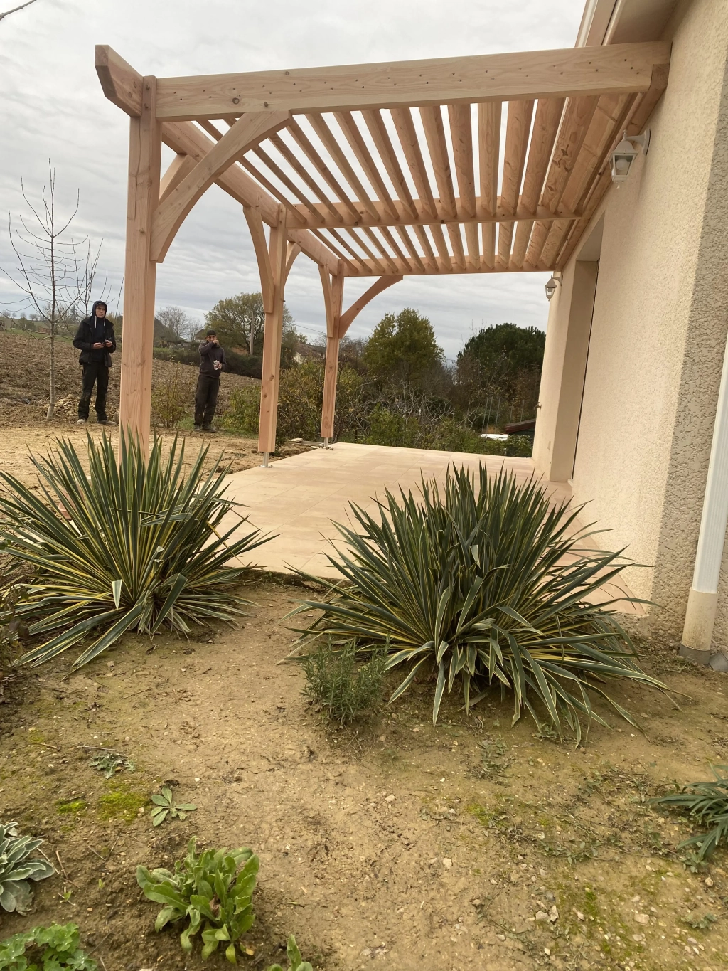 Fabrication et pose d'une pergolas sur la commune de Lavaur.