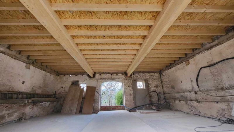 Réalisation d’un plancher bois dans une ancienne grange à Fiac, entre Lavaur et Graulhet